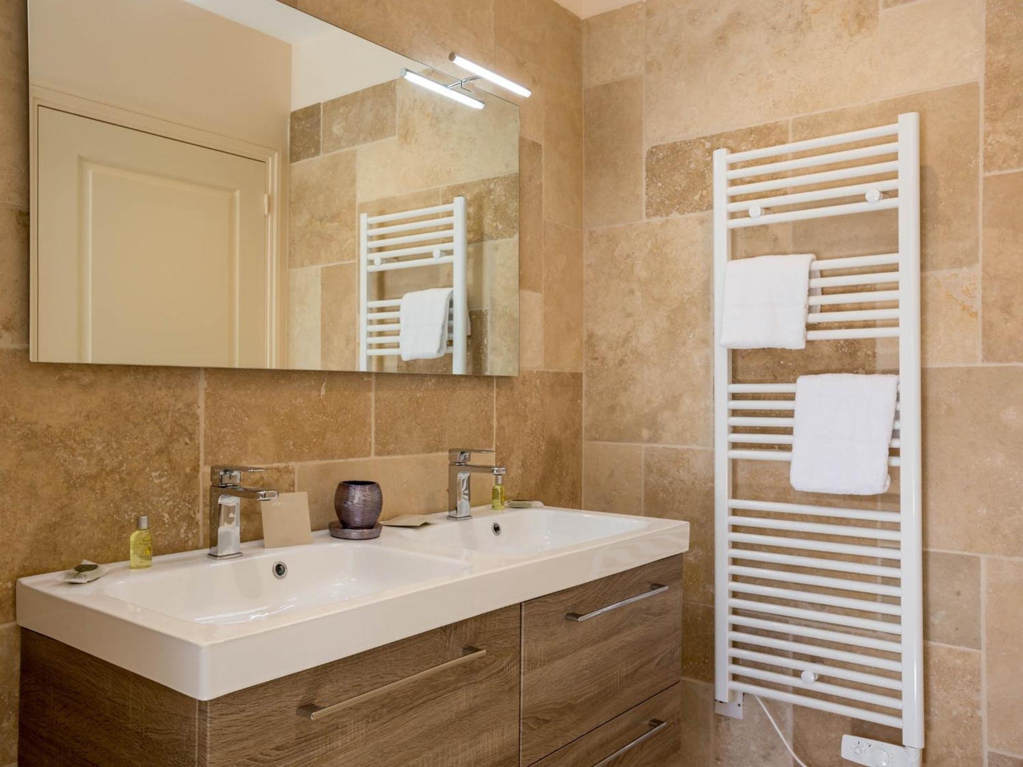 Le Cara - 4 Appartements Calmes Et Chics Au Coeur De Beaune Beaune  Kamer foto