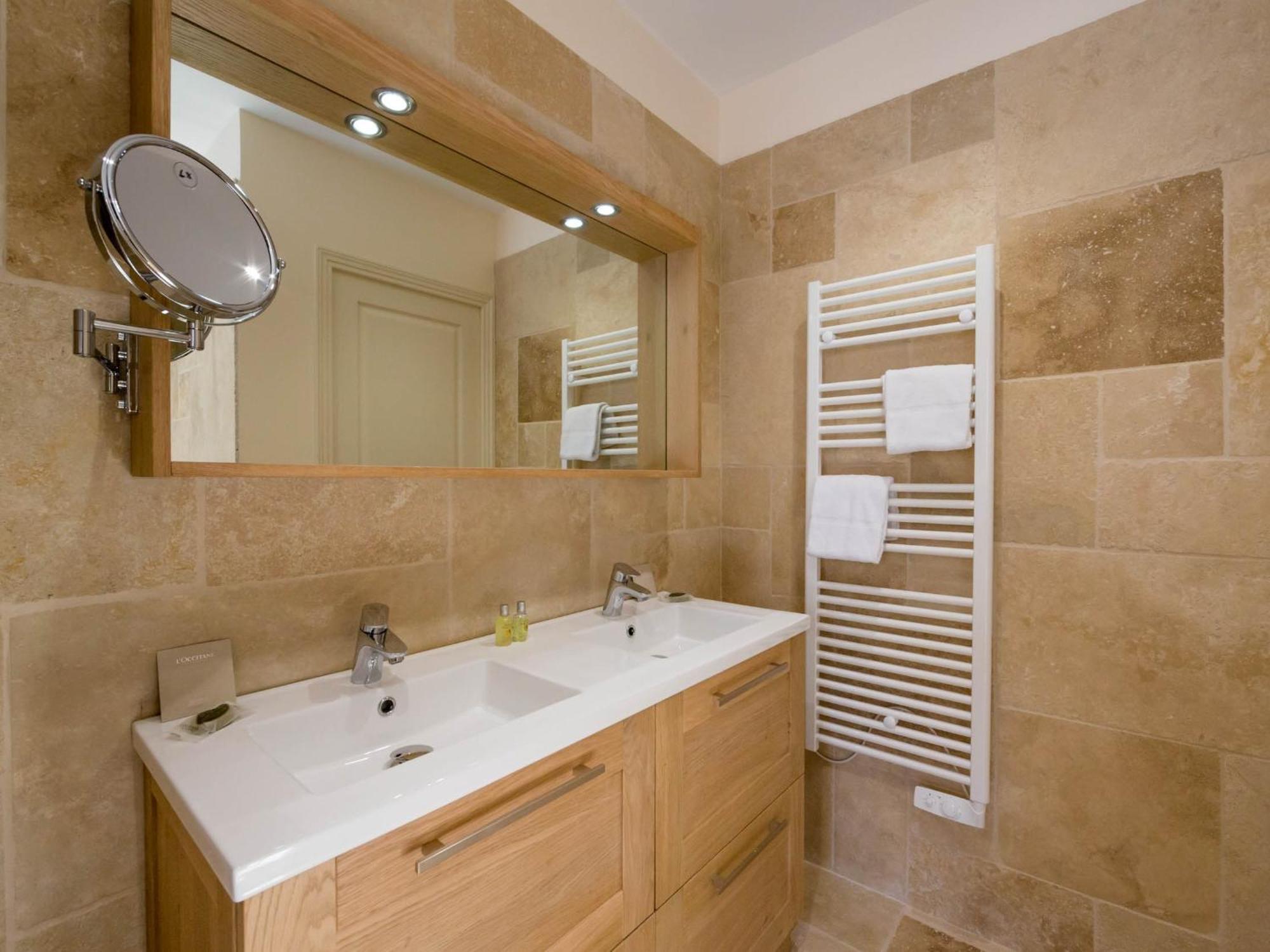 Le Cara - 4 Appartements Calmes Et Chics Au Coeur De Beaune Beaune  Kamer foto